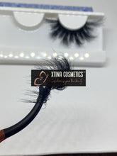 Load image into Gallery viewer, Tóxica Lash Xtina Cosmetics
